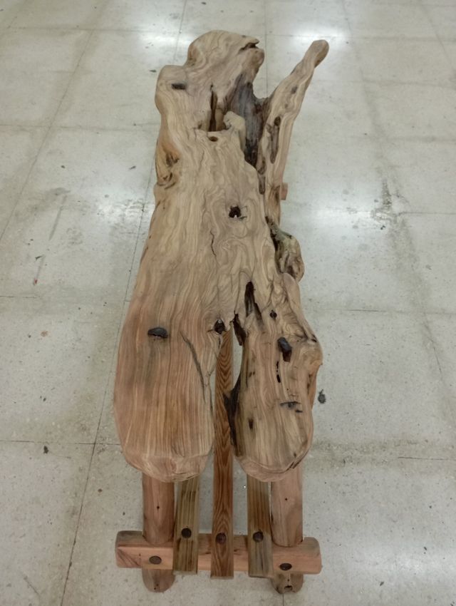 Comodino rustico ed elegante