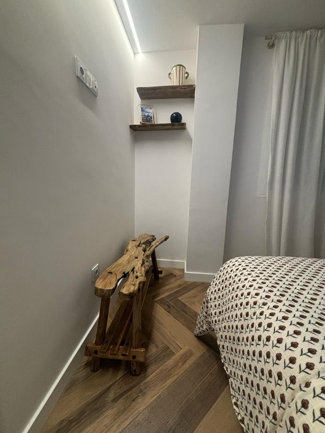 Comodino rustico ed elegante