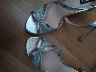 Sandalias plateadas