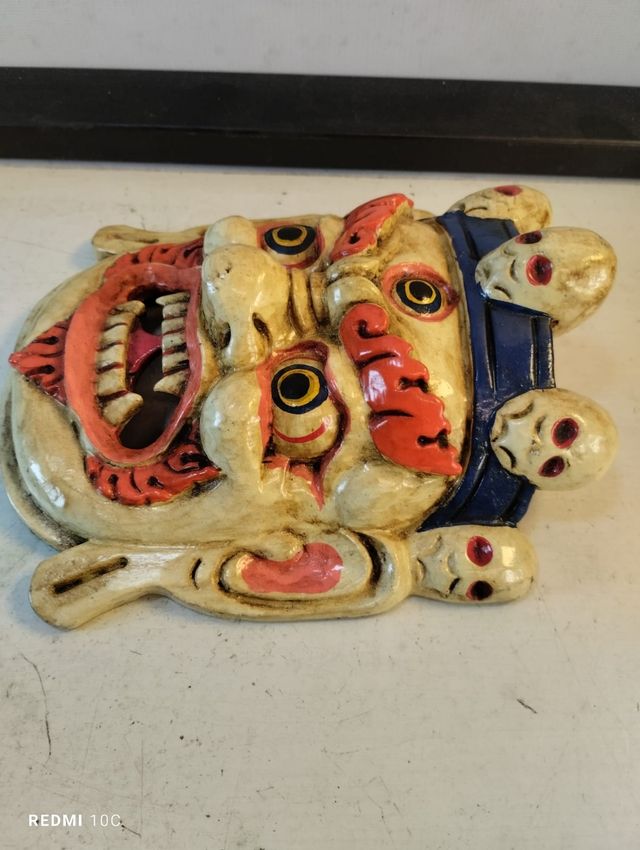 Mascara del Nepal de madera