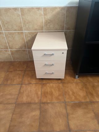 Escritorio y cajonera oficina casi sin uso1regal