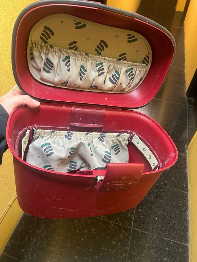 Maleta grande y neceser Samsonite burdeos