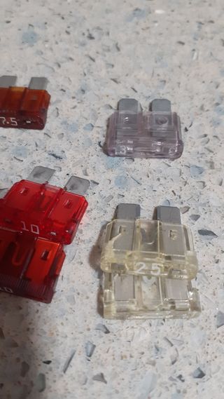 FUSIBLES PARA COCHE