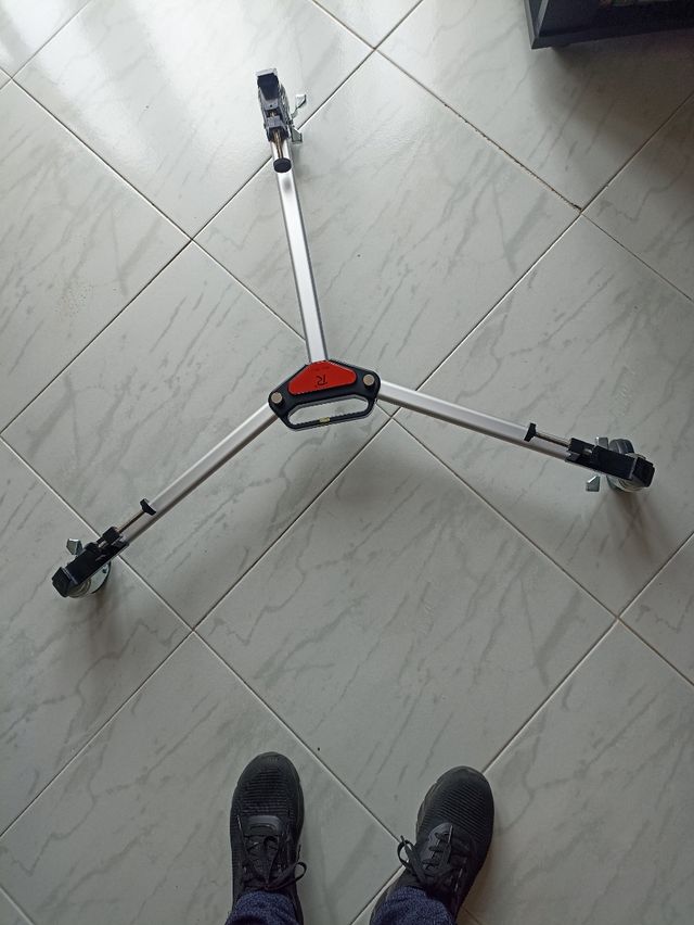 Supporto con ruote per tripode