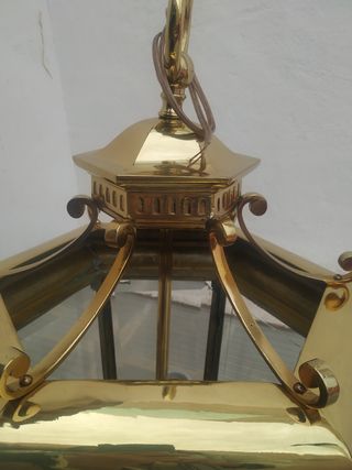 Farol bronce antiguo.