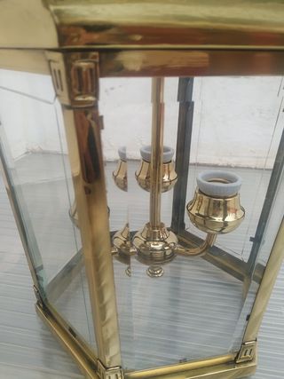 Farol bronce antiguo.