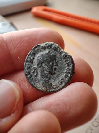 Moneda Anazarbos Volusiano