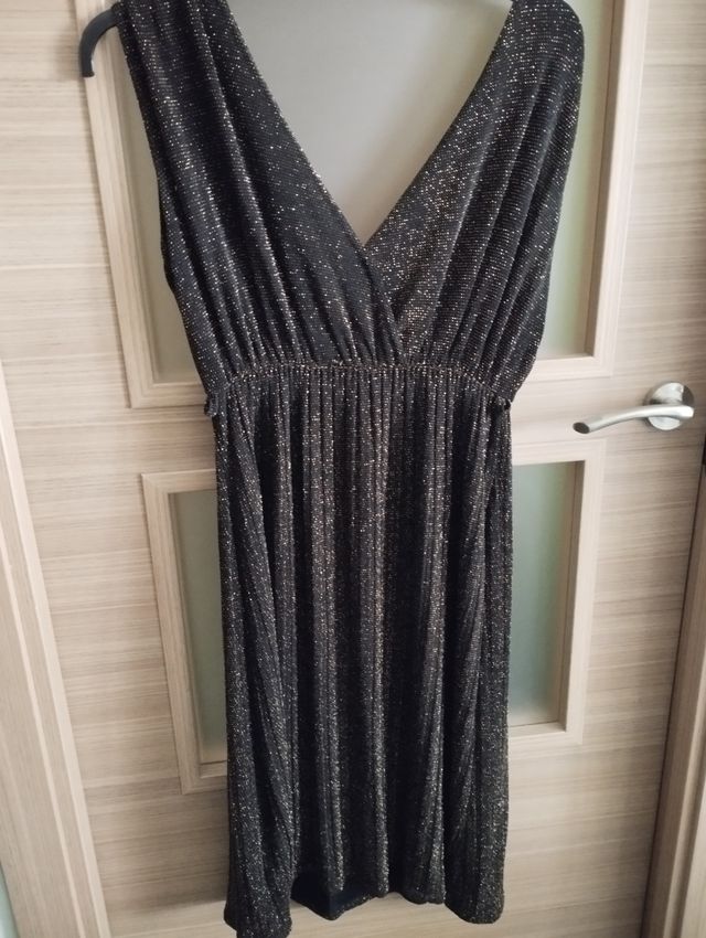 Vestido negro y dorado