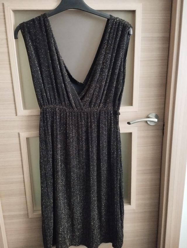 Vestido negro y dorado