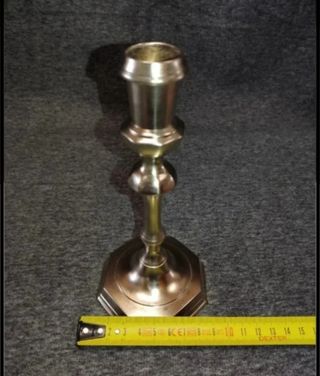 Pequeño candelabro o portavelas