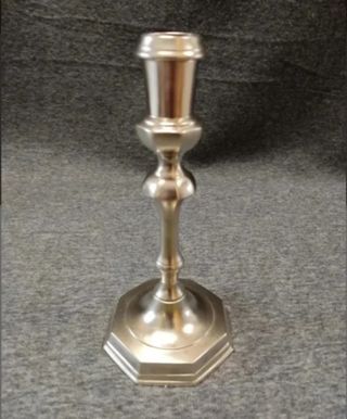 Pequeño candelabro o portavelas