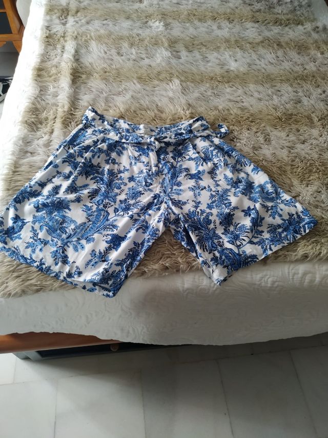 Conjunto bermudas y chaqueta con bolso