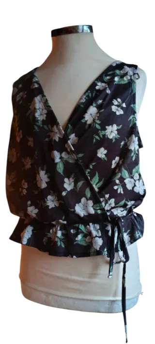 Blusa nueva pul and bear