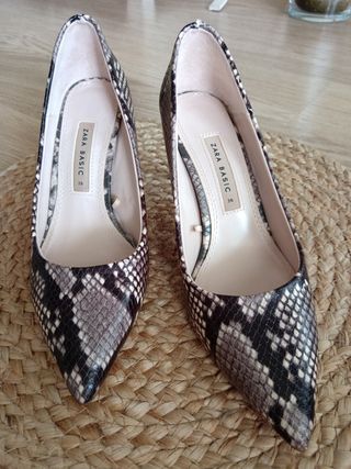 Zapatos de salón. Zara. Nuevos. N 36