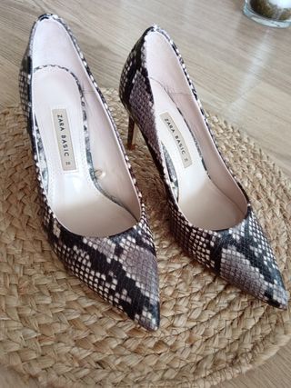 Zapatos de salón. Zara. Nuevos. N 36