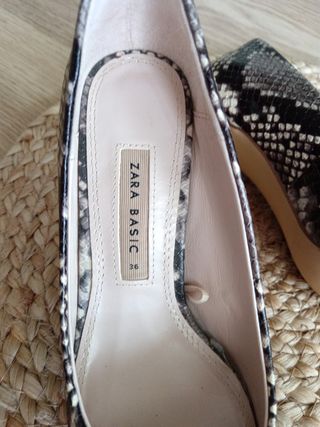 Zapatos de salón. Zara. Nuevos. N 36