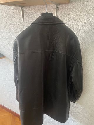 Chaqueta de piel negra 