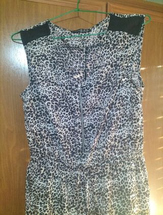 Mono pantalón corto de chica talla 38 de Primark
