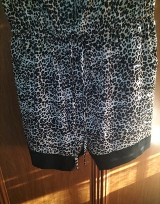 Mono pantalón corto de chica talla 38 de Primark