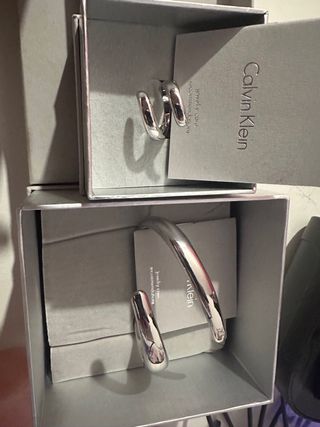 Conjunto joyeria calvin klein anillo y pulsera
