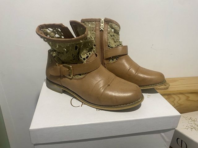 Botin de piel y encaje beige