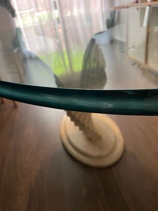 Mesa de mármol y cristal