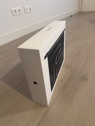 Caja MacBook Pro 16”