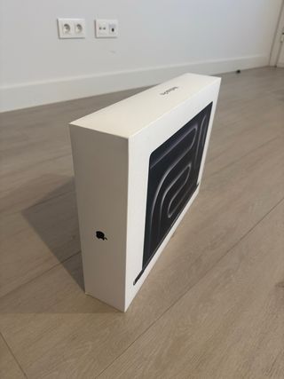 Caja MacBook Pro 16”