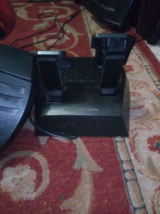 Volante y pedal de coche para videojuego