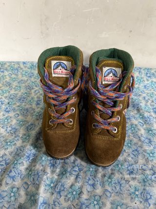 Botas de montaña usadas