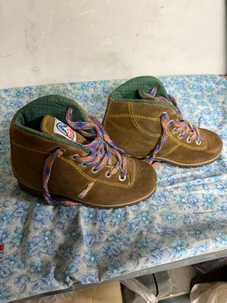 Botas de montaña usadas