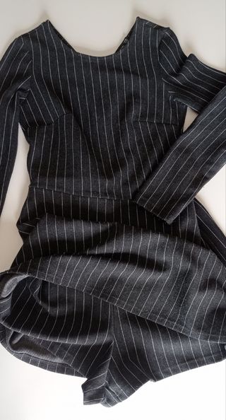 Mono falda-pantalón corto de chica XS