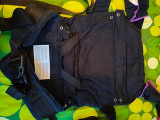 Mochila portabebés marca Manduca