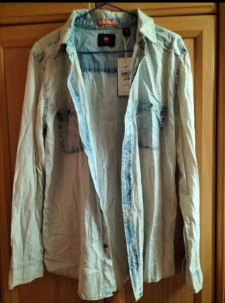 Camisa vaquera azul claro nueva, de chico talla L