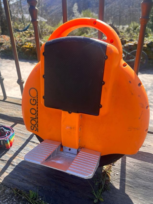 Monociclo eléctrico SOLO.GO naranja – buen estado,