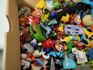 Scatola sorprese Kinder ecc