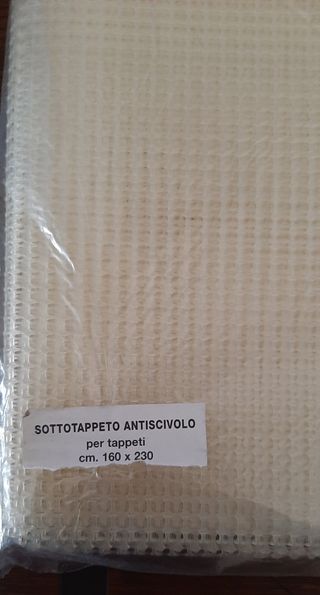 Tappeto antiscivolo nuovo