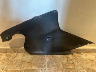 Se vende chapa aprilia rs50 49cc lateral derecho