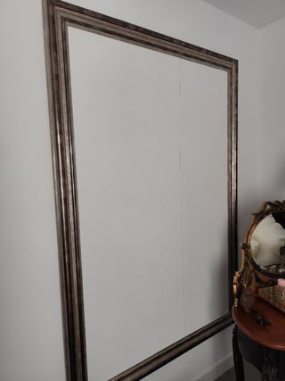 Marco con fondo blanco. Mural