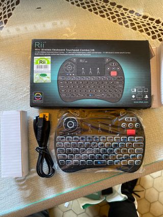 Mini teclado y raton táctil inalámbrico combo