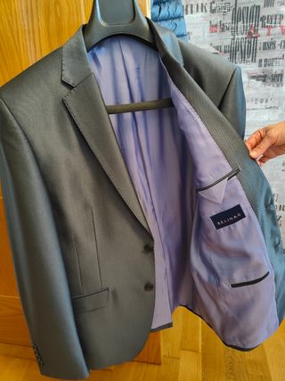 Conjunto de traje Americana y pantalon gris