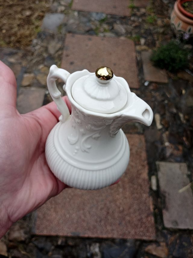 Limoges porcellana lattiera con coperchio