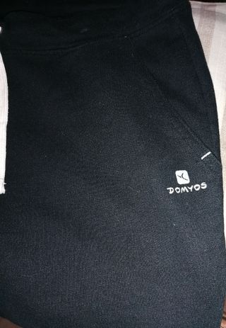 Pantalón chándal negro. T-S