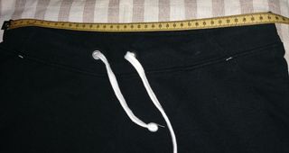 Pantalón chándal negro. T-S