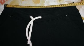 Pantalón chándal negro. T-S