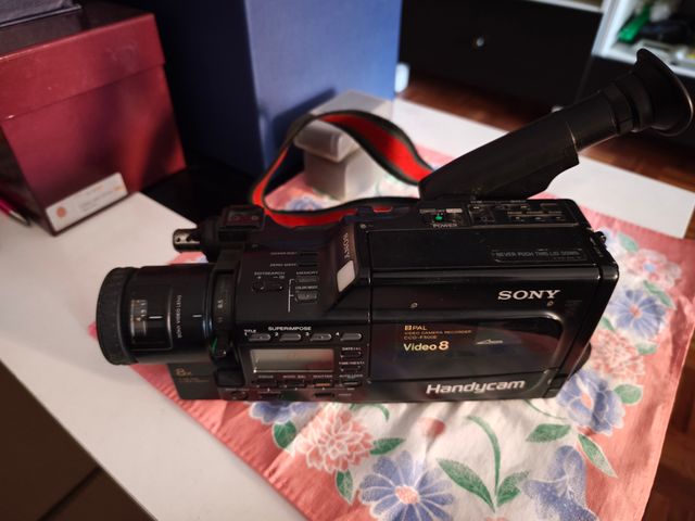 Sony HANDYCAM CCD-F500E
