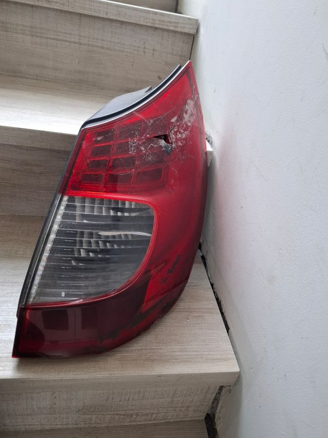 Faro derecho scenic II 2003-2009