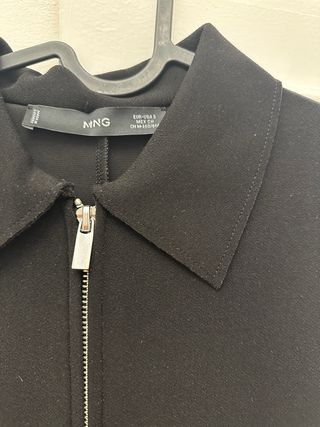 Vestido negro de Mango tipo polo