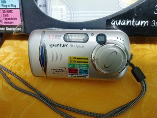 Fotocamera digitale 3 . 1 mega pixels