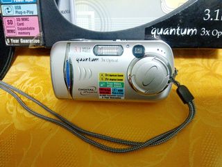 Fotocamera digitale 3 . 1 mega pixels